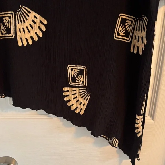 Boho Asymmetrical Top-Medium - Picture 5 of 10